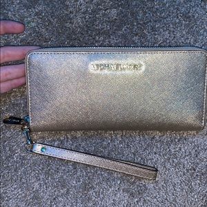 Gold Michael Kors Wallet! Like New!